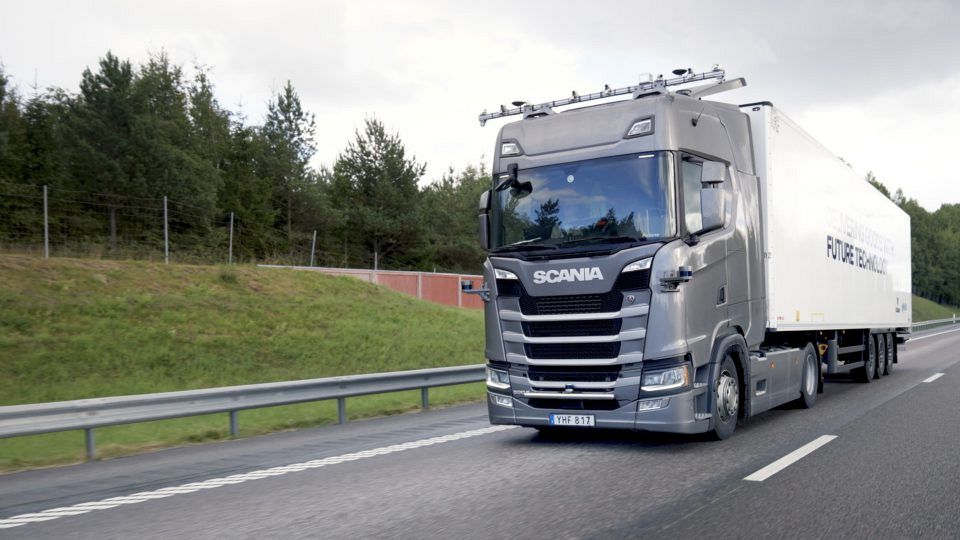 «Едет лучше сам по себе» – в Швеции тестируют беспилотный грузовик