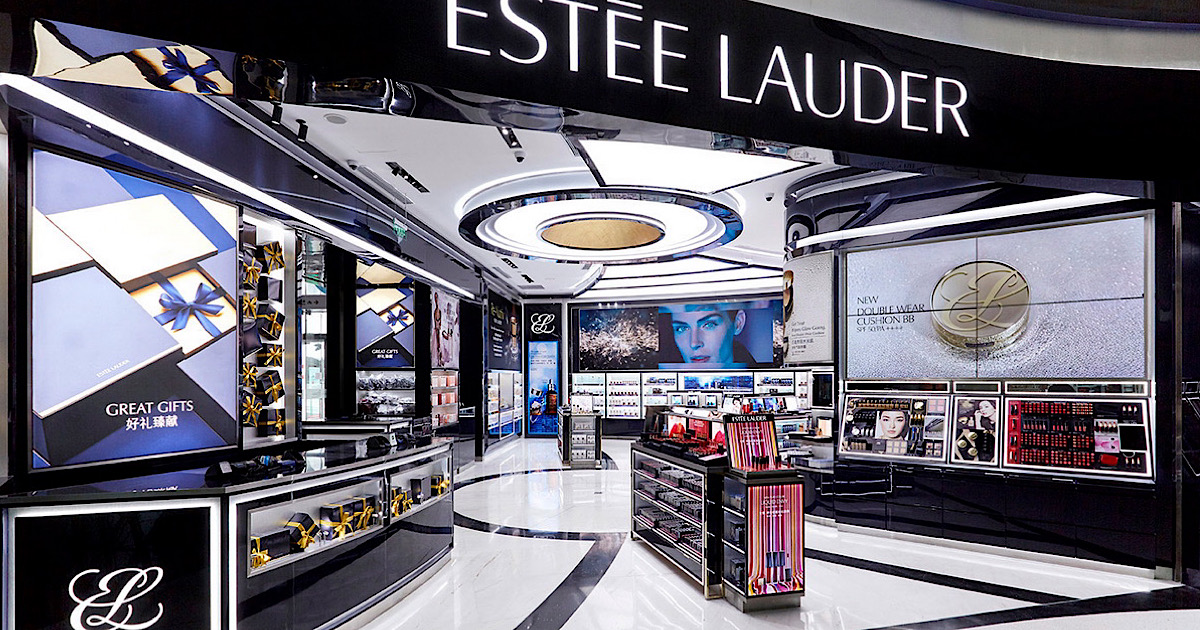 Estée Lauder увеличит расходы на рекламу после 10%-го падения продаж